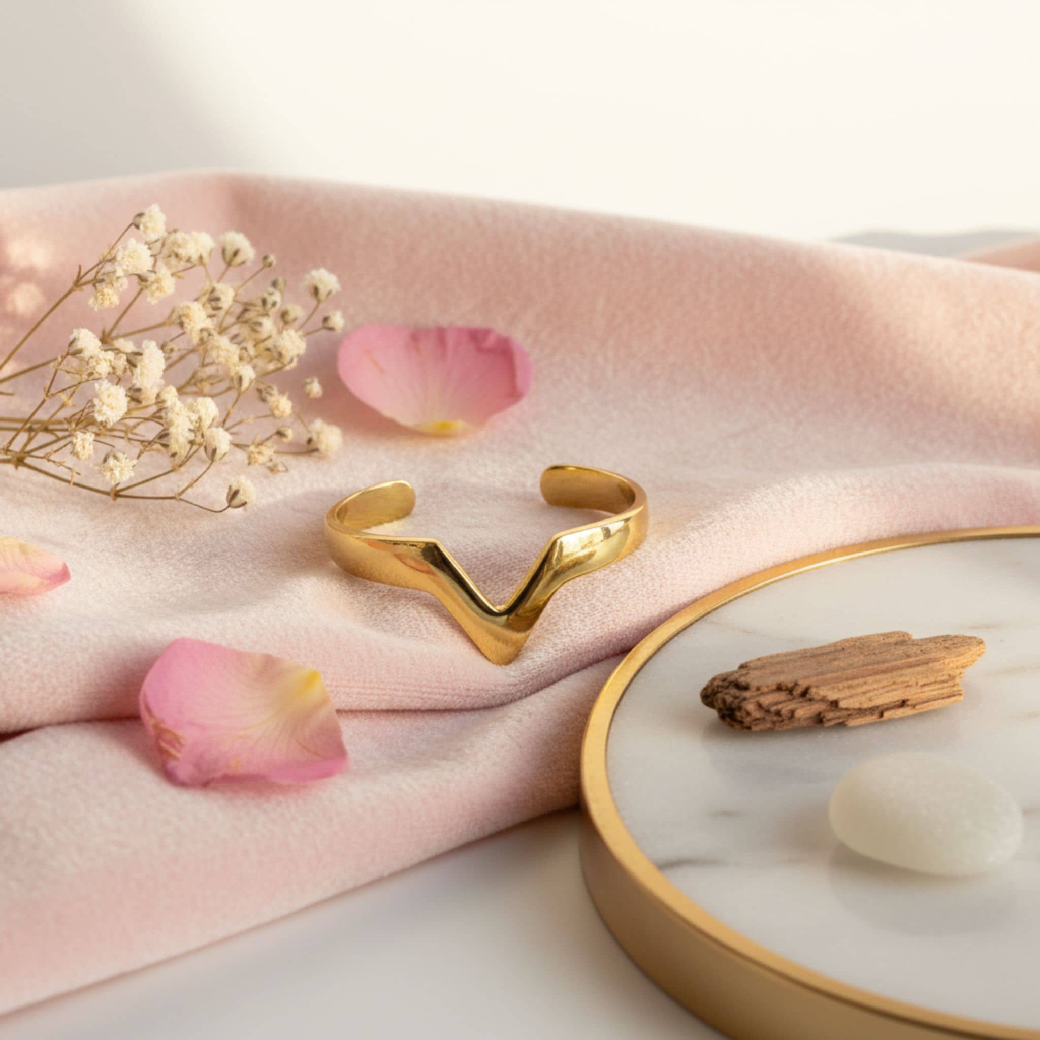 V-Shaped Brass Cuff Bracelet | Nyeupe